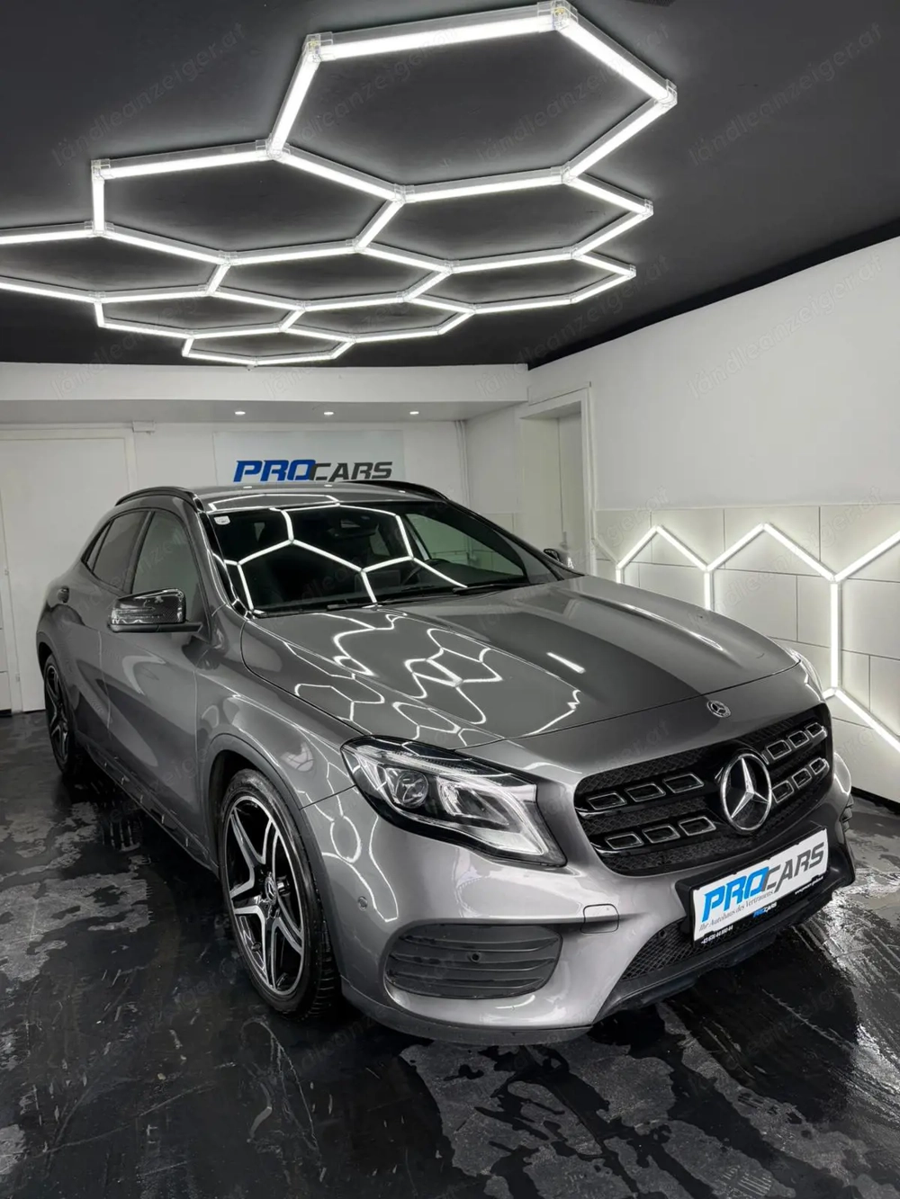 Mercedes-Benz GLA 200 AMG-LINE