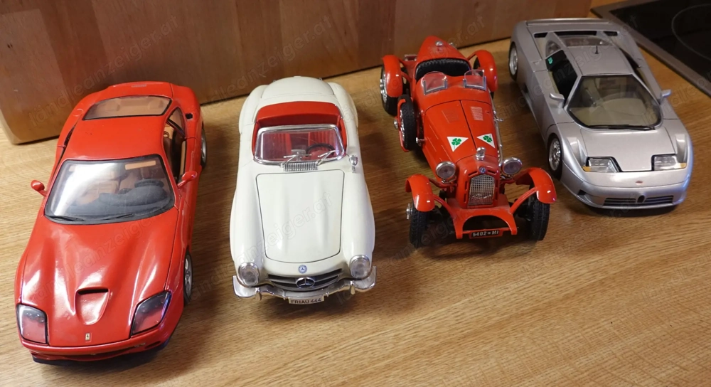 Burago Modellautos, 4 STÜCK, NEUWERTIG, wie NEU 