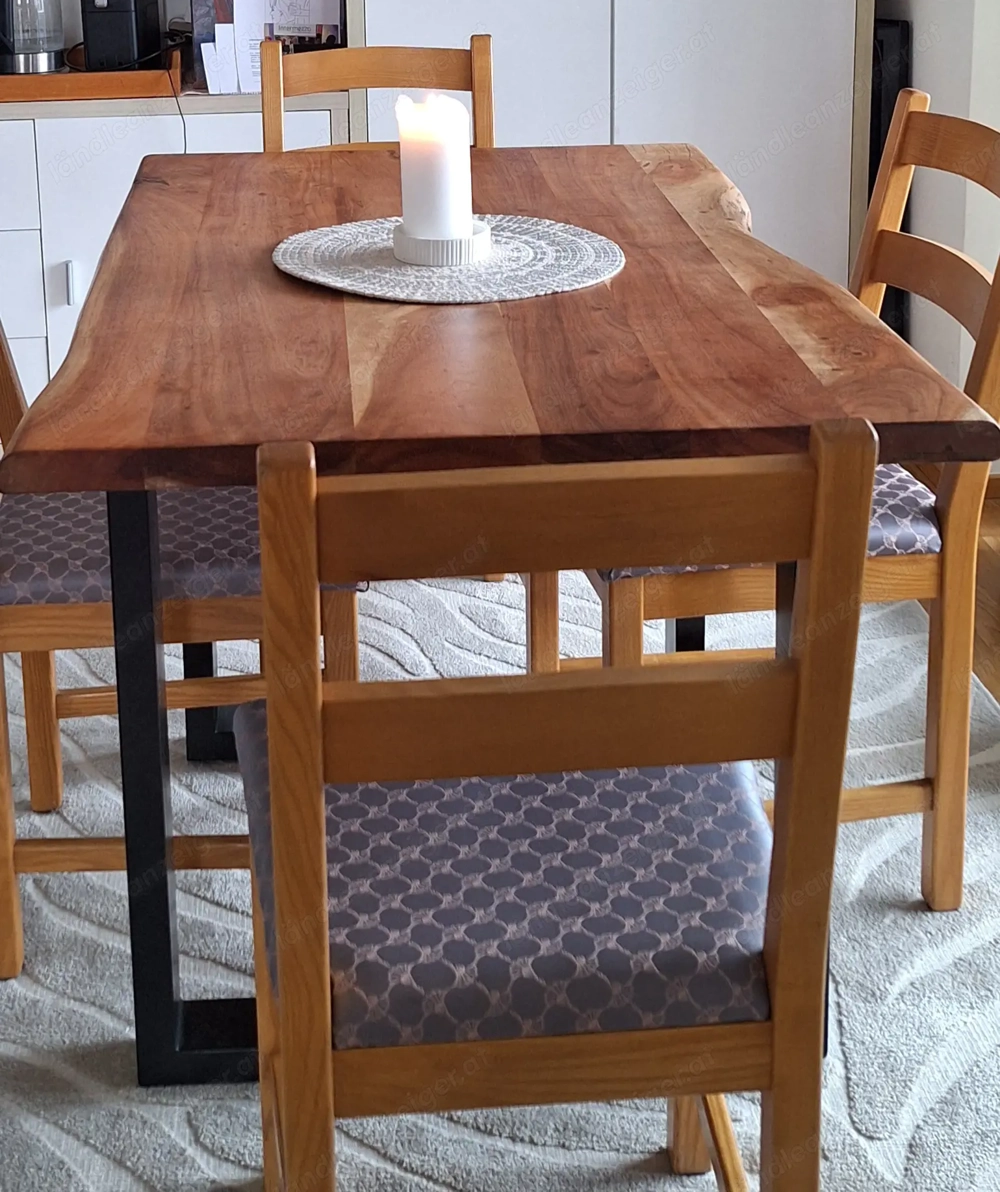 Edler Baumkantentisch Akazienholz, Unikat