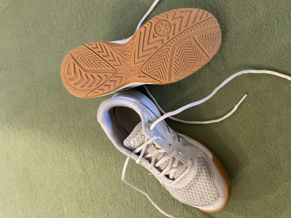 Hallenschuhe Asics Größe 35, sehr guter Zustand