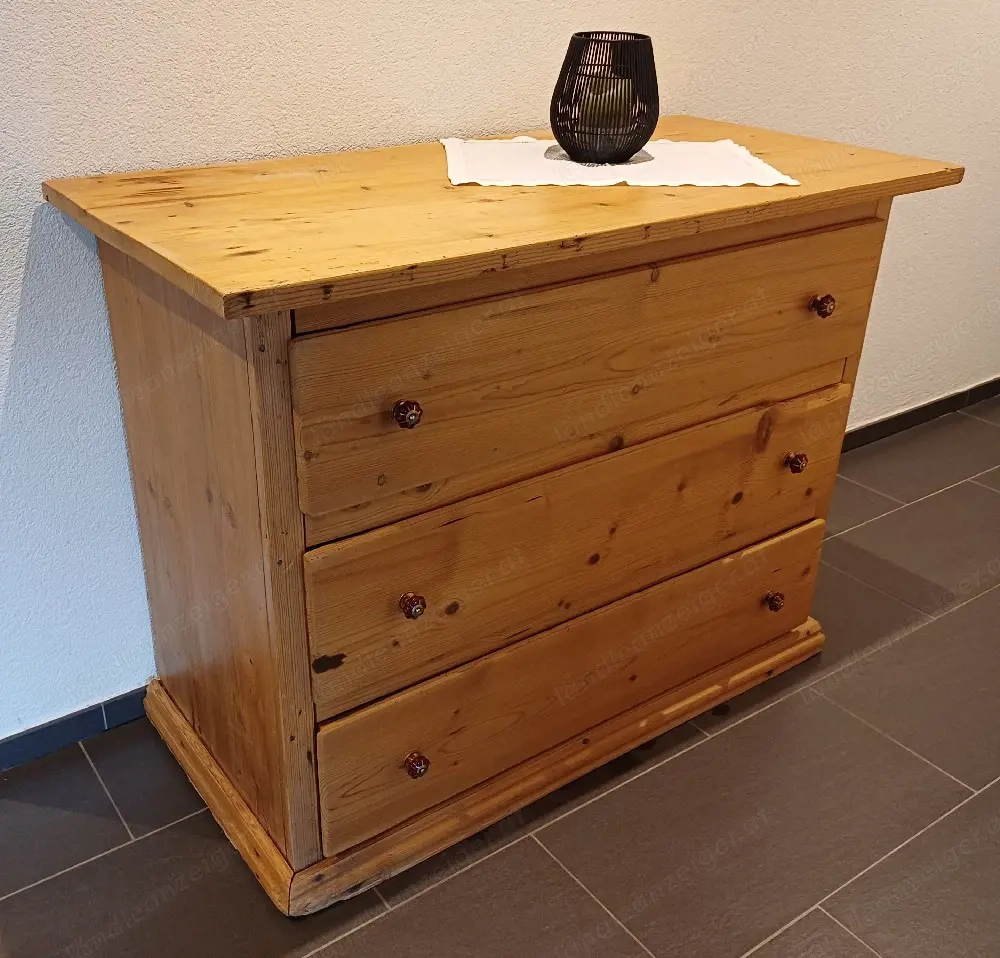 sehr alte Kommode