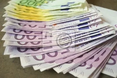 Kredite: Unternehmensinvestitionen, Außenwirtschaft, Landwirtschaft und Immobilien.