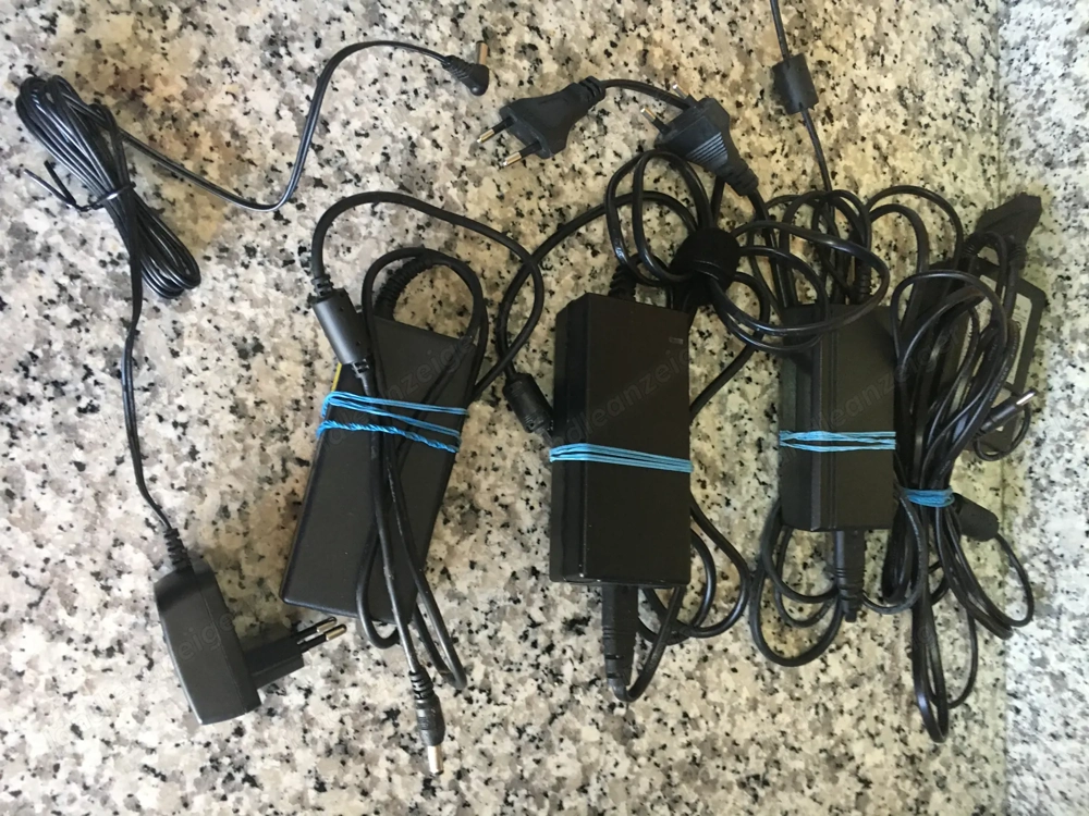 Ladegerät Adapter Output 12 Volt