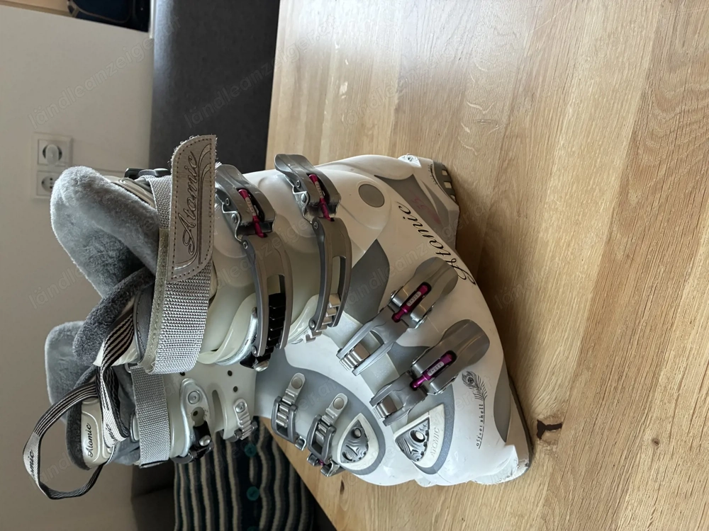 Skischuh Atomic Damen weiß 
