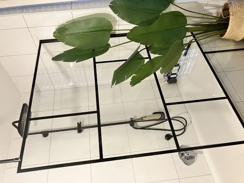 Schöne Duschwand schwarz 120 x 195