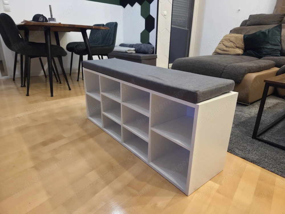 Schuhregal mit Sitzfläche