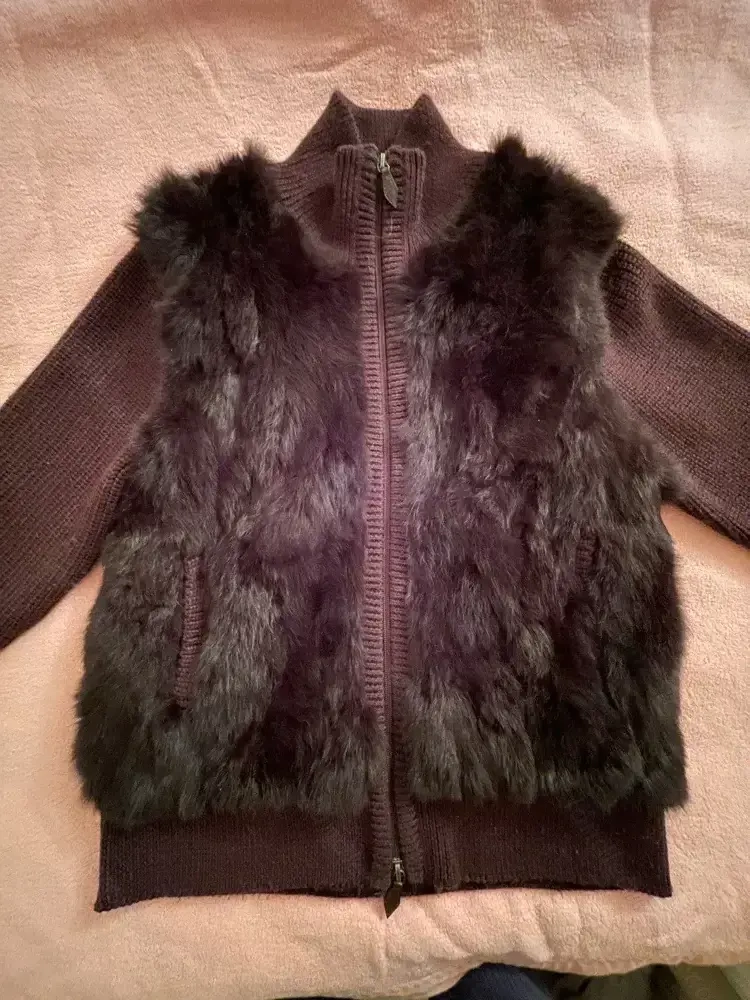 Strickjacke mit Hasenfell 