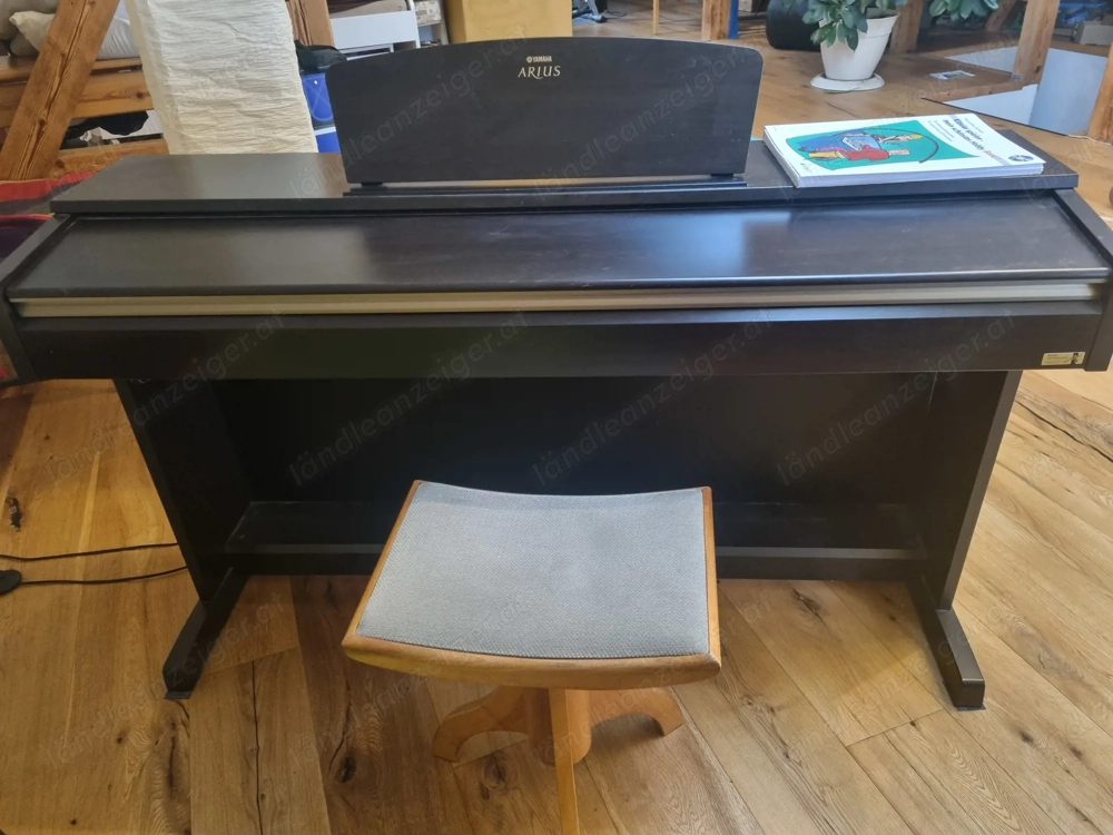 Yamaha Arius E-Piano, gut erhalten