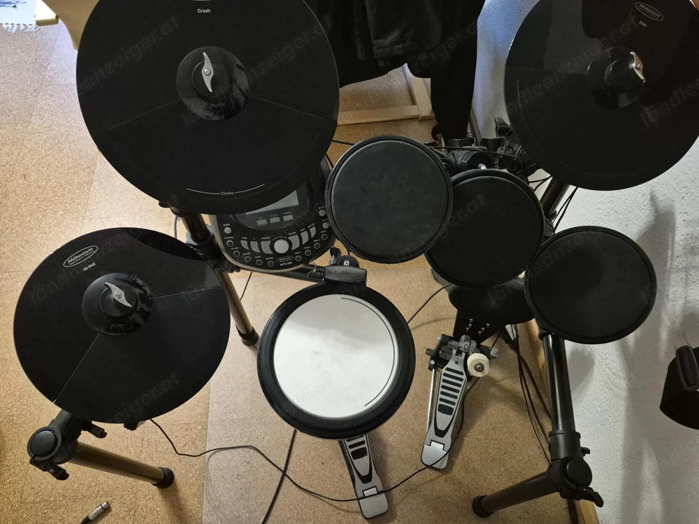 E-Schlagzeug inkl. Hocker