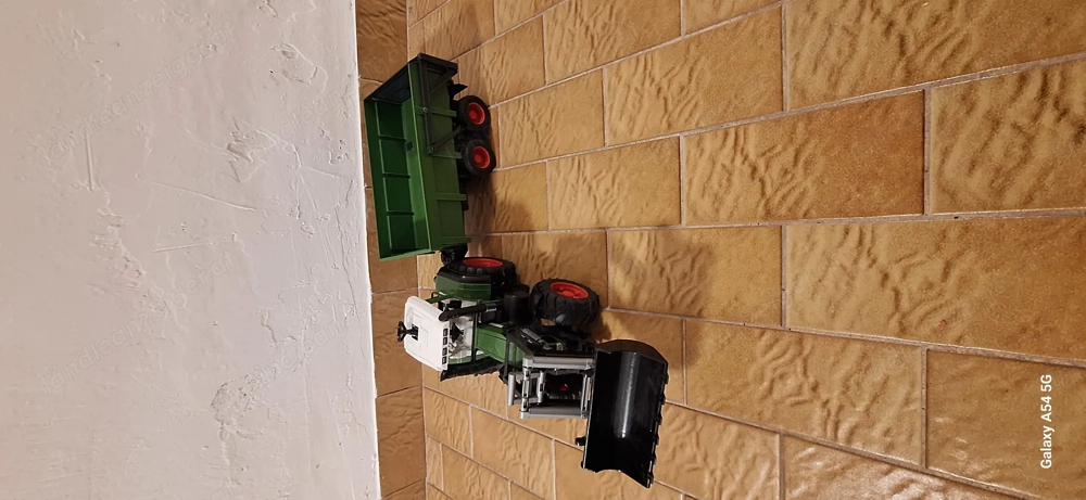 Bruder Traktor mit Anhänger