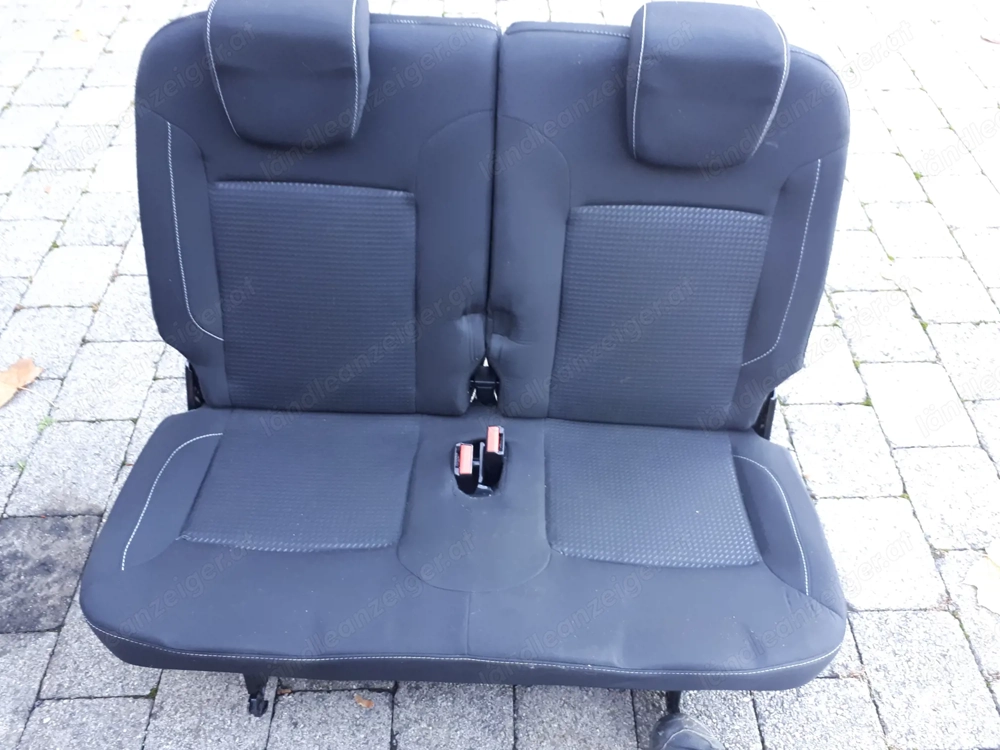 Dacia Lodgy Rücksitz - schwarz - 2017 - zu verschenken