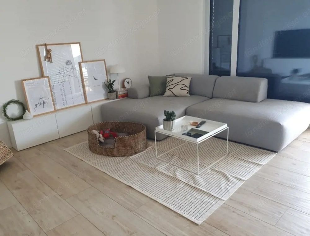 Modernes Sofa mit grauen Bezug aus Wolle