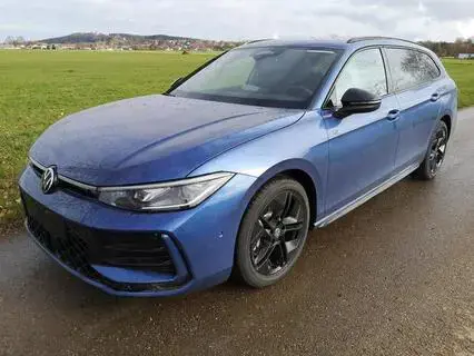 VW Passat Variant 2.0 TDI 142 kW 4Motion R-Line DSG Head Up AHK N...