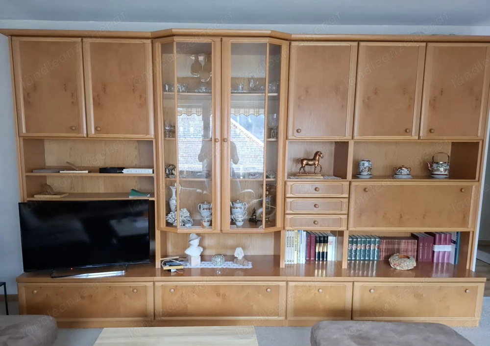 Wohnwand mit Sideboard zu verschenken