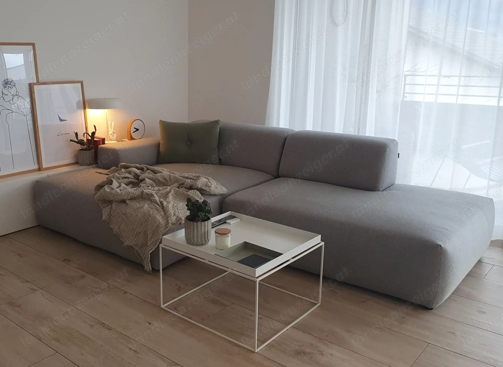 Modernes Sofa mit grauen Bezug aus Wolle