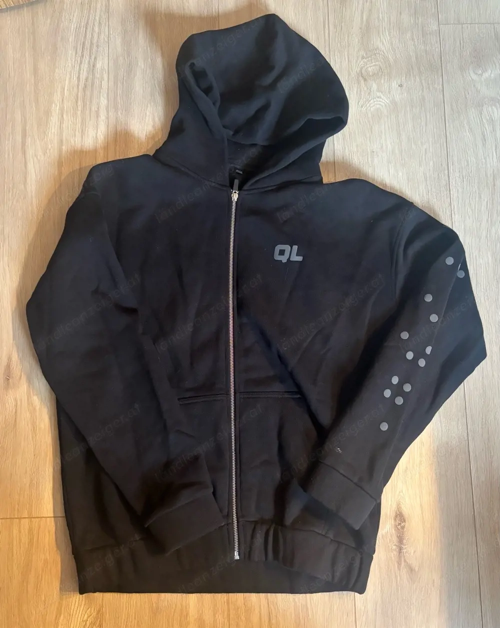 Schwarzer Zipper (oversized) 