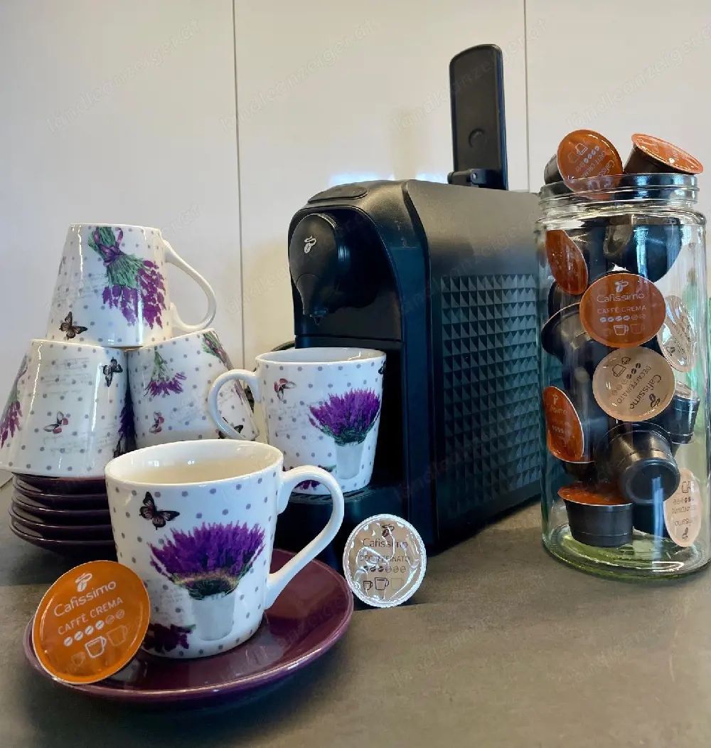 Kaffeemaschine inkl. Tassen
