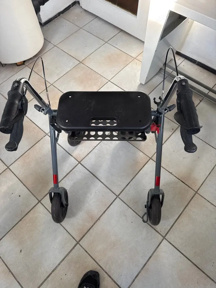 Rollator neuwertig