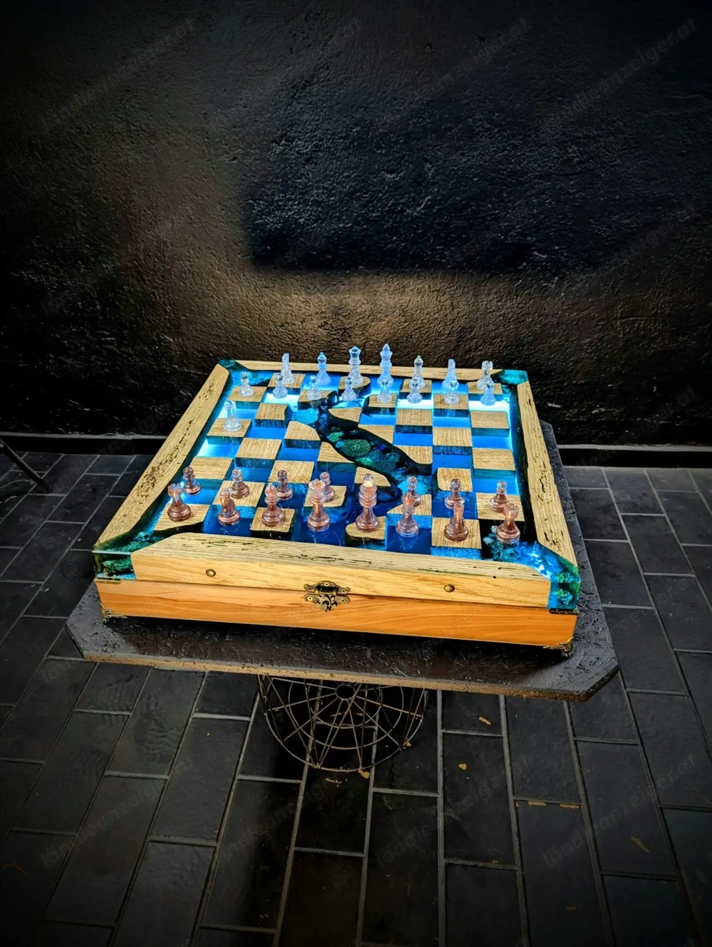 Schachbrett Piratenstil Handgemacht Holz Resin LED mit Figuren Sammlerstück