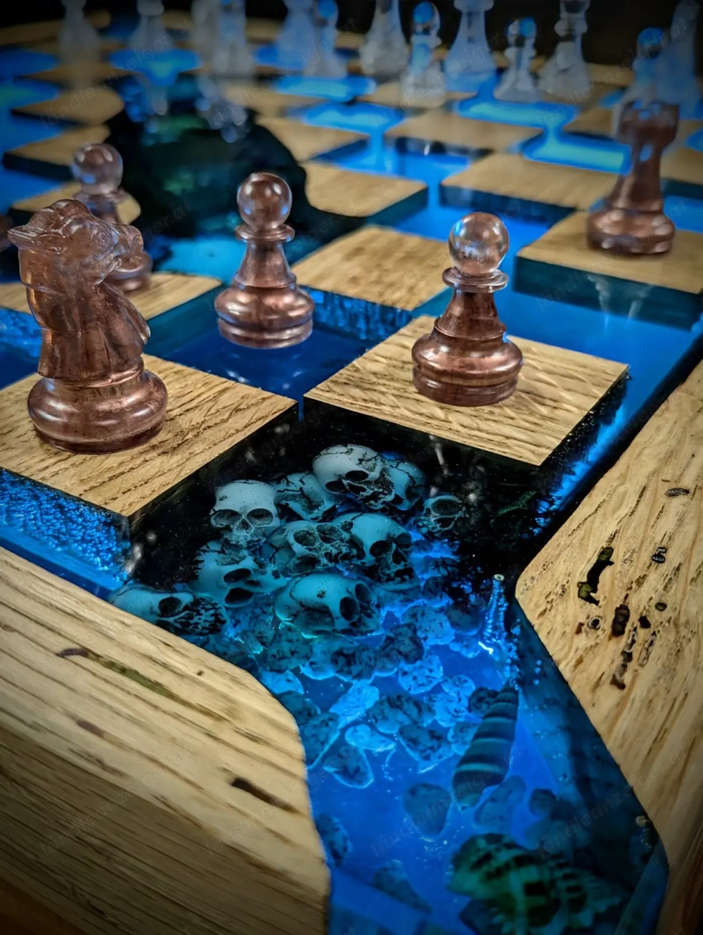 Schachbrett Piratenstil Handgemacht Holz Resin LED mit Figuren Sammlerstück