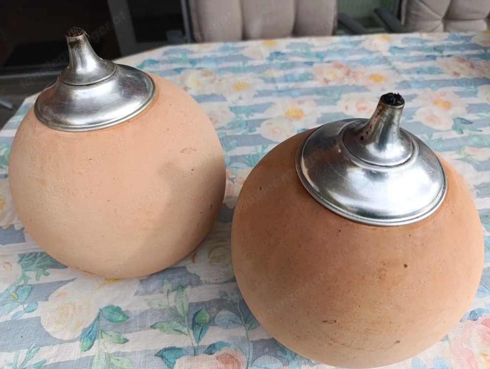 2 ÖL-Gartenlampen 