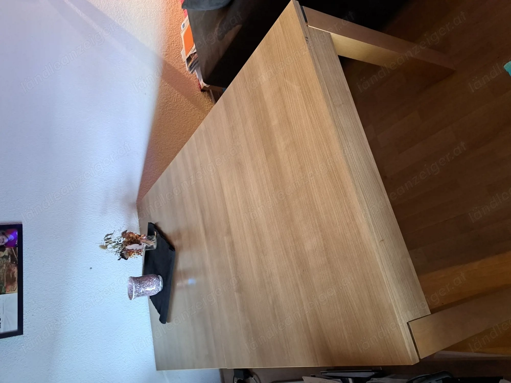 Ausziehbarer Esstisch und Bank zu verkaufen