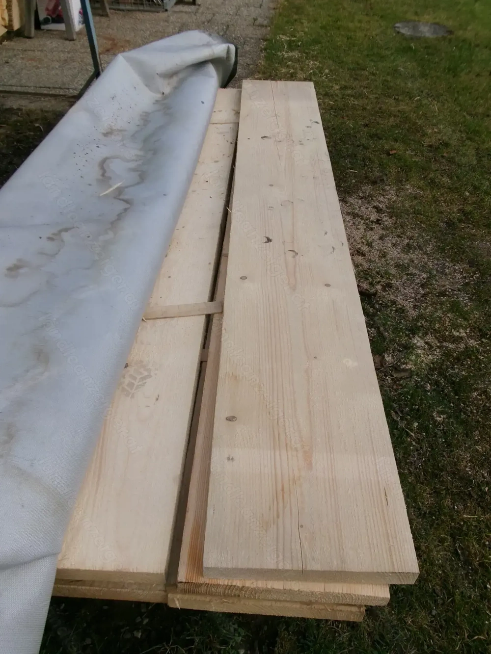 Bretter 220 x 30 x 4 cm, sägerau,