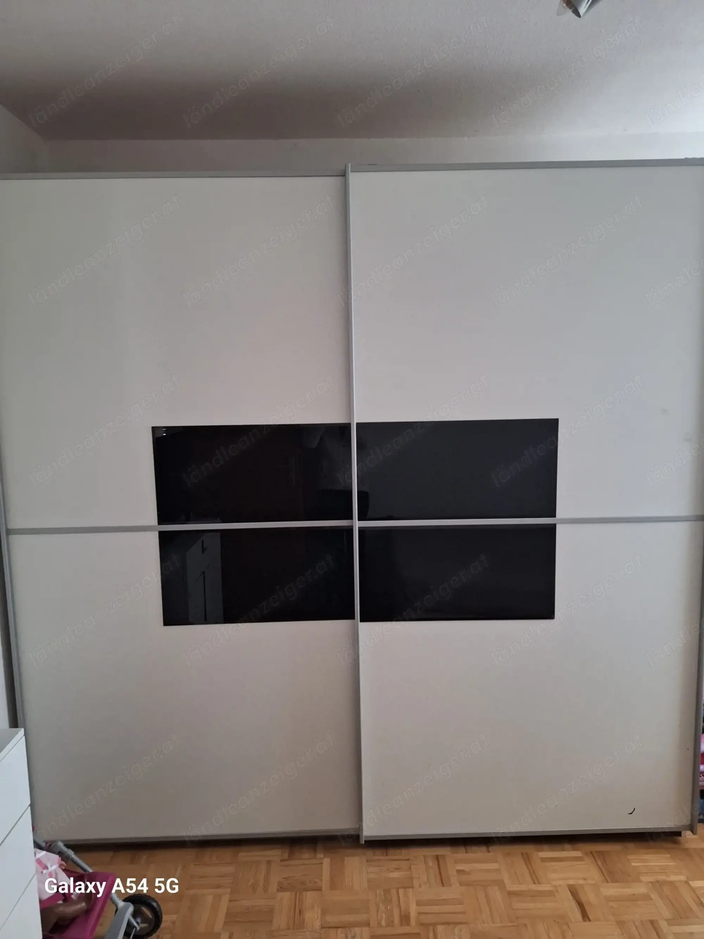 Schlafzimmerschrank mit Schiebetüren