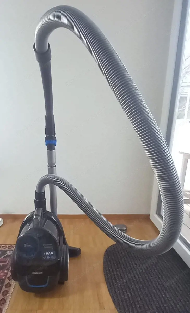 Philips Staubsauger Beutellos 750 Watt