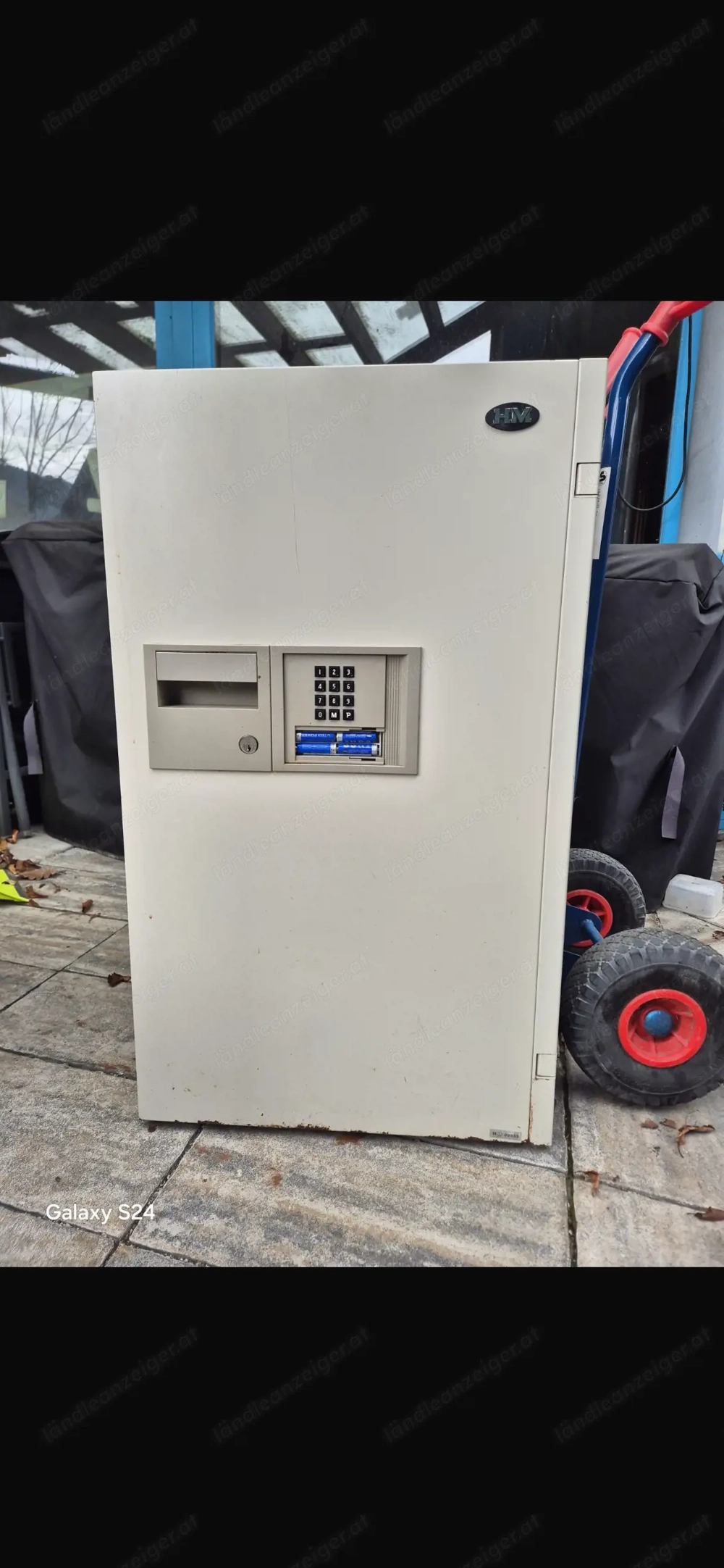 Tresor mit Code und Schlüssel 