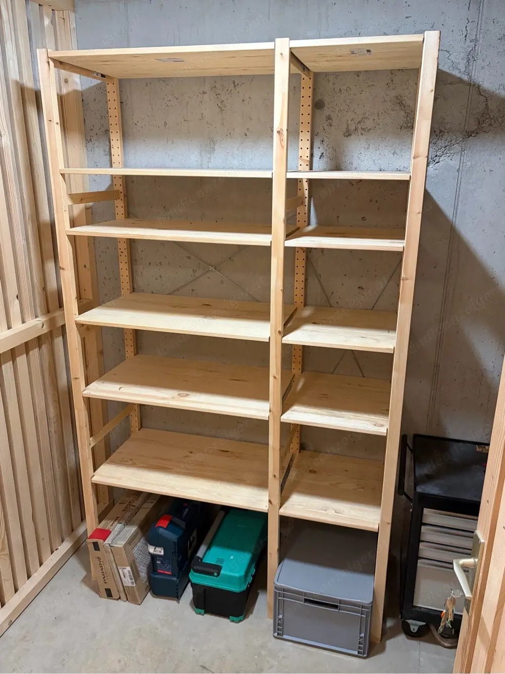 Keller-Regal (Ikea IVAR - Massivholz)