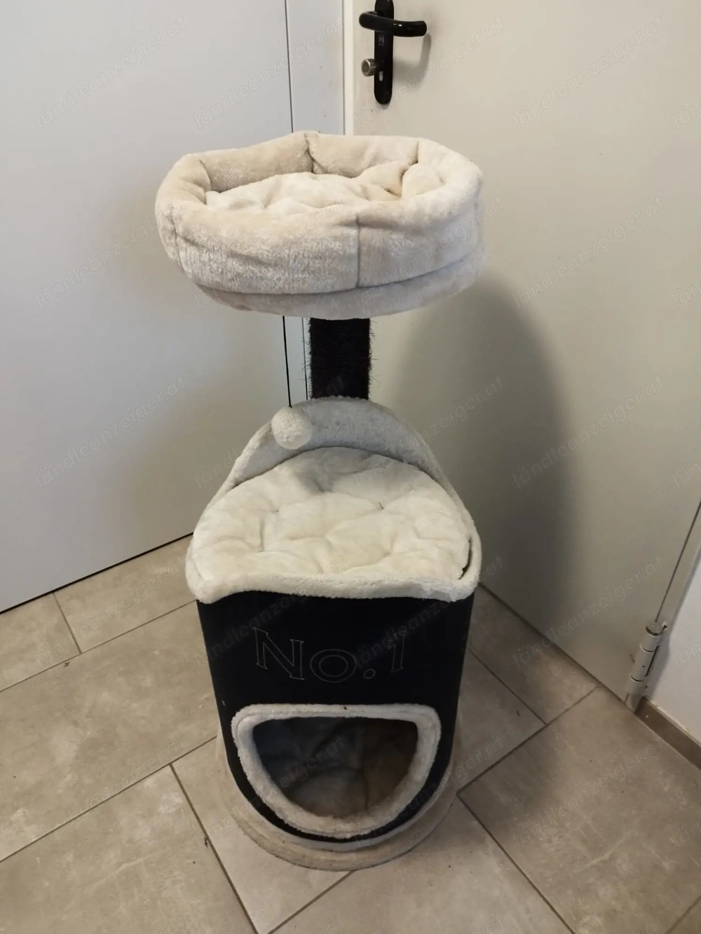 Kratzbaum für Katzen für jung und alt 