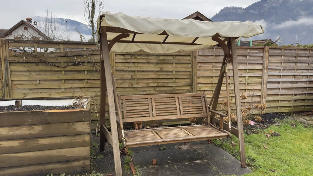 Hollywoodschaukel aus Lärchenholz 