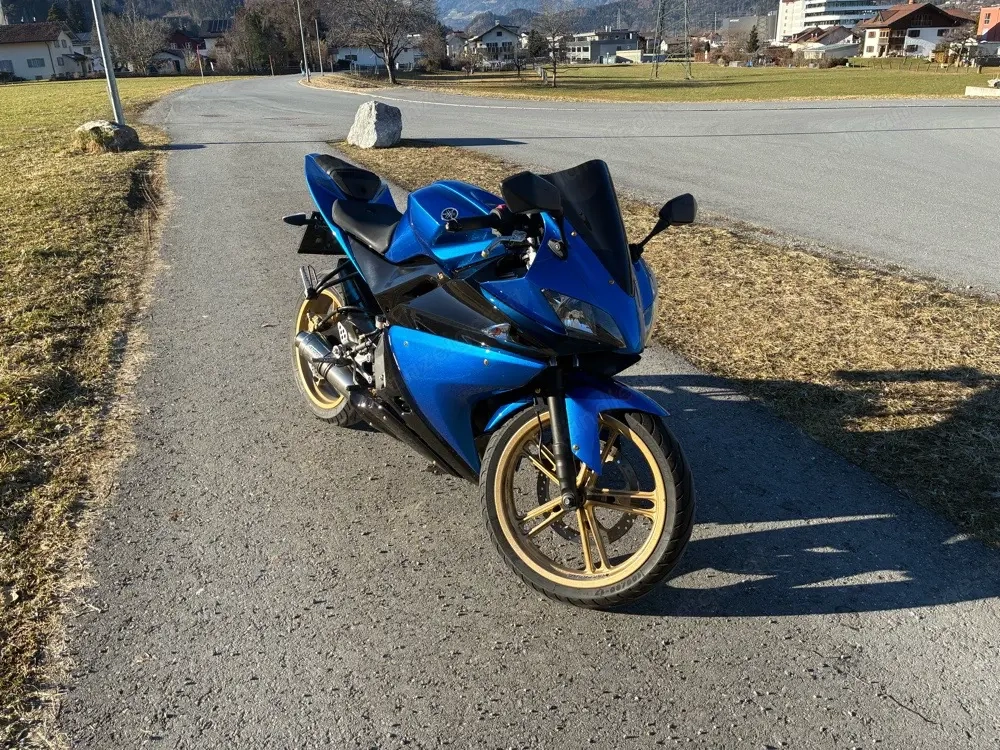 Yamaha YZF-R125 