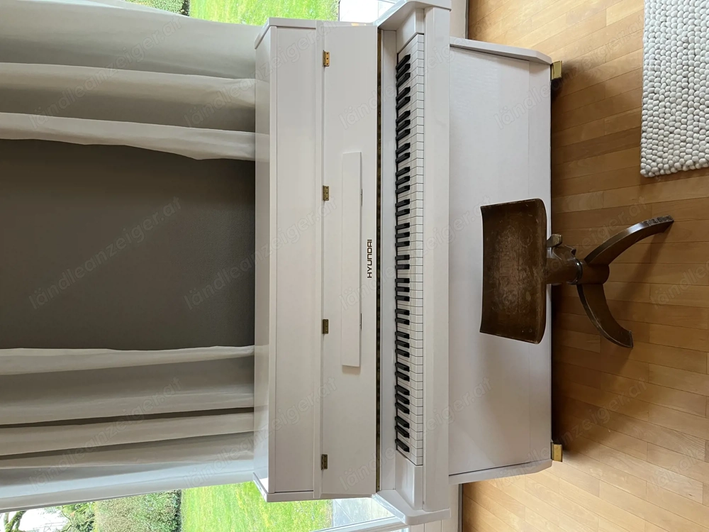 Klavier Hyundai U-810