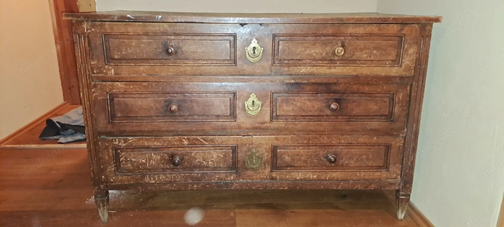 Holzkommode antik