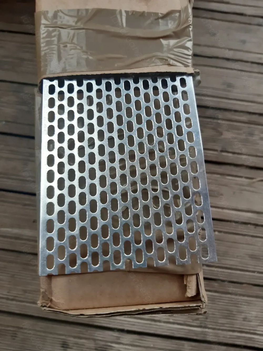 Hinterlüftungsgitter