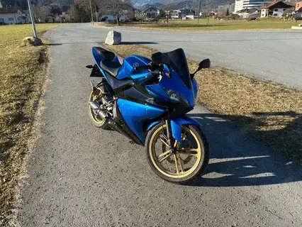 Yamaha YZF-R125 