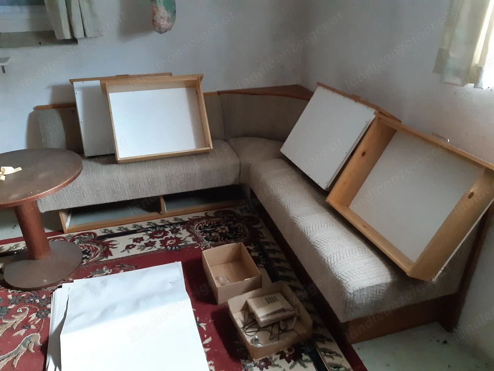 Polstereckbank mit Schubladen