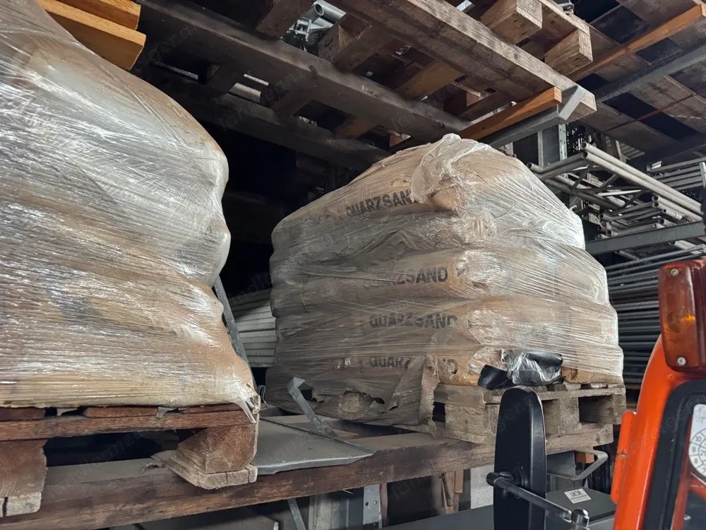 Quarzsand in Säcken