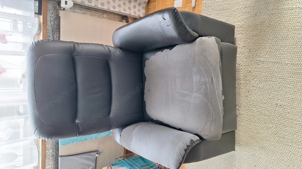 Elektrisch verstwllbarer Fernsehstuhl