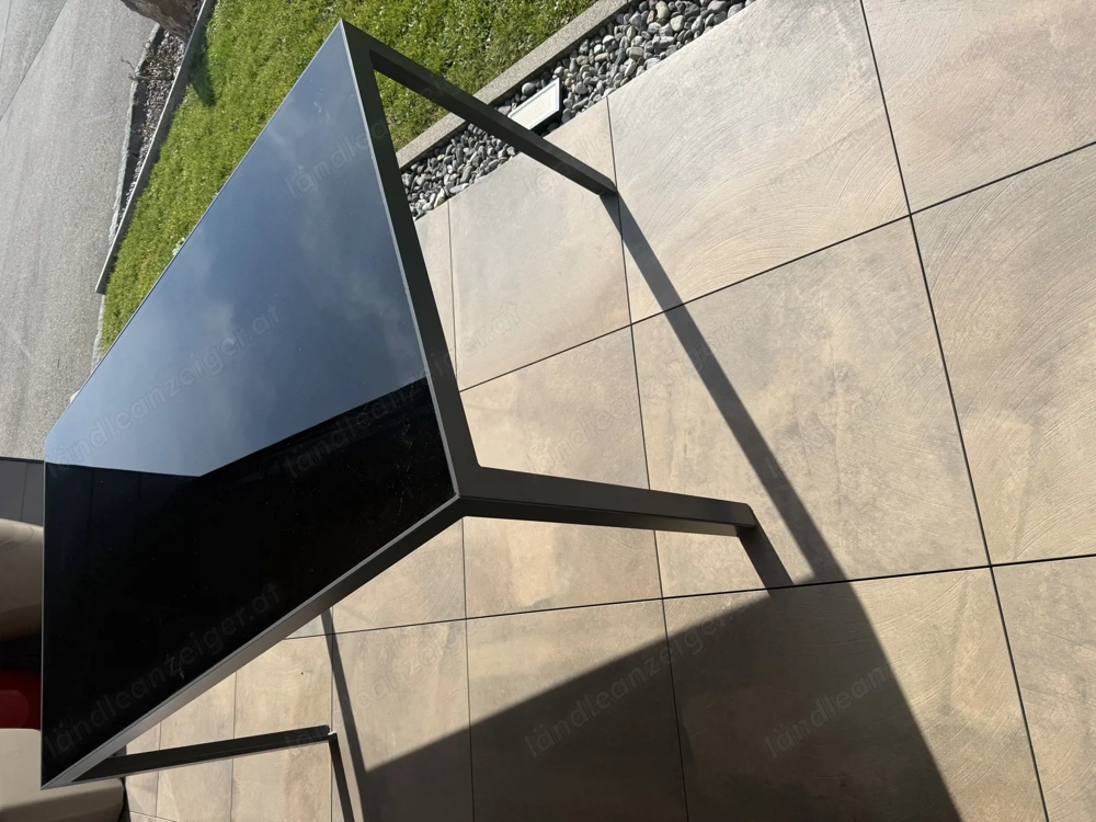 Gartentisch mit Glasplatte 
