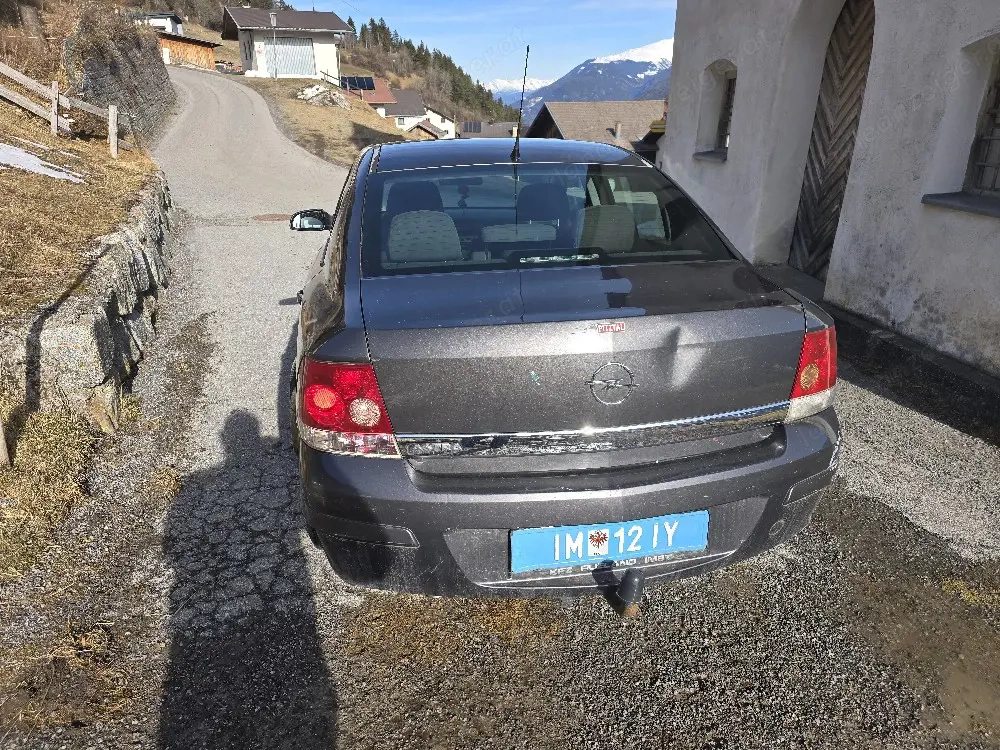 Opel  Astra  mit  wenig  km 