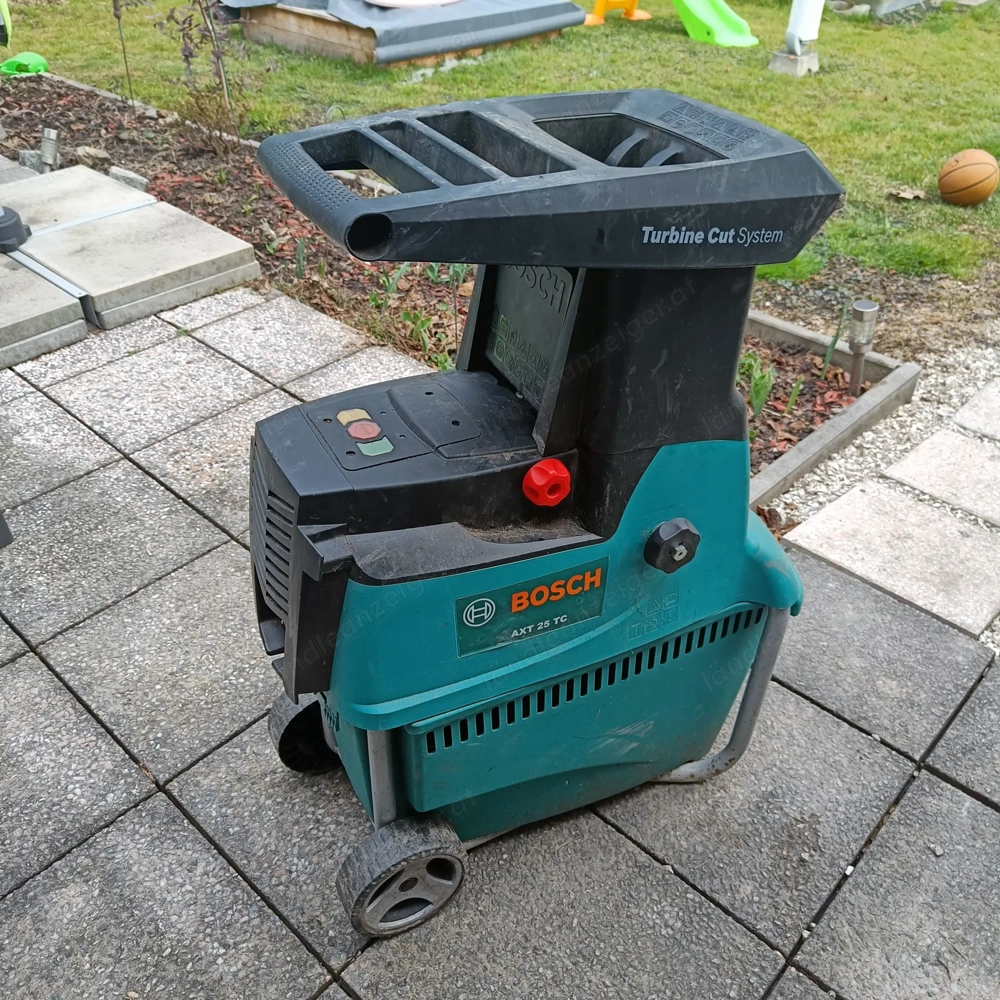 Bosch Gartenhäcksler AXT 25 XT mit Turbinen Schnitt System