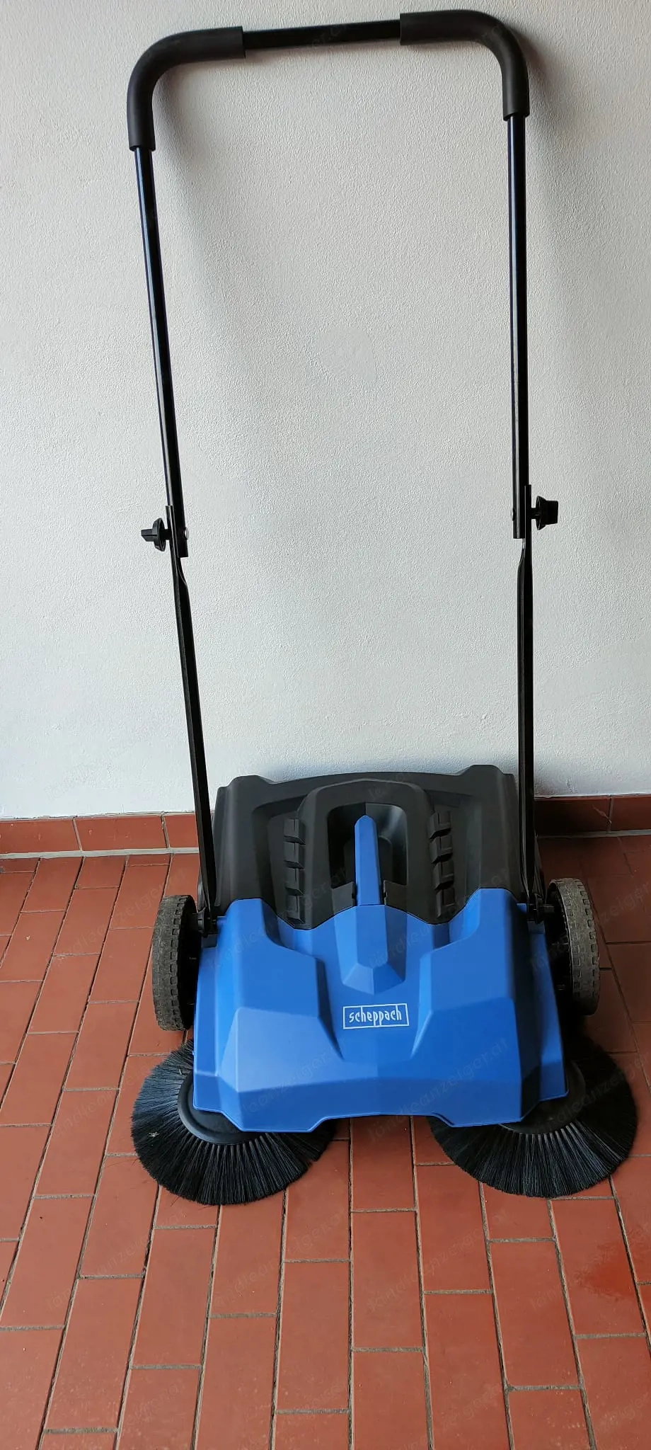 Neuwertige Scheppach Kehrmaschine zu verkaufen