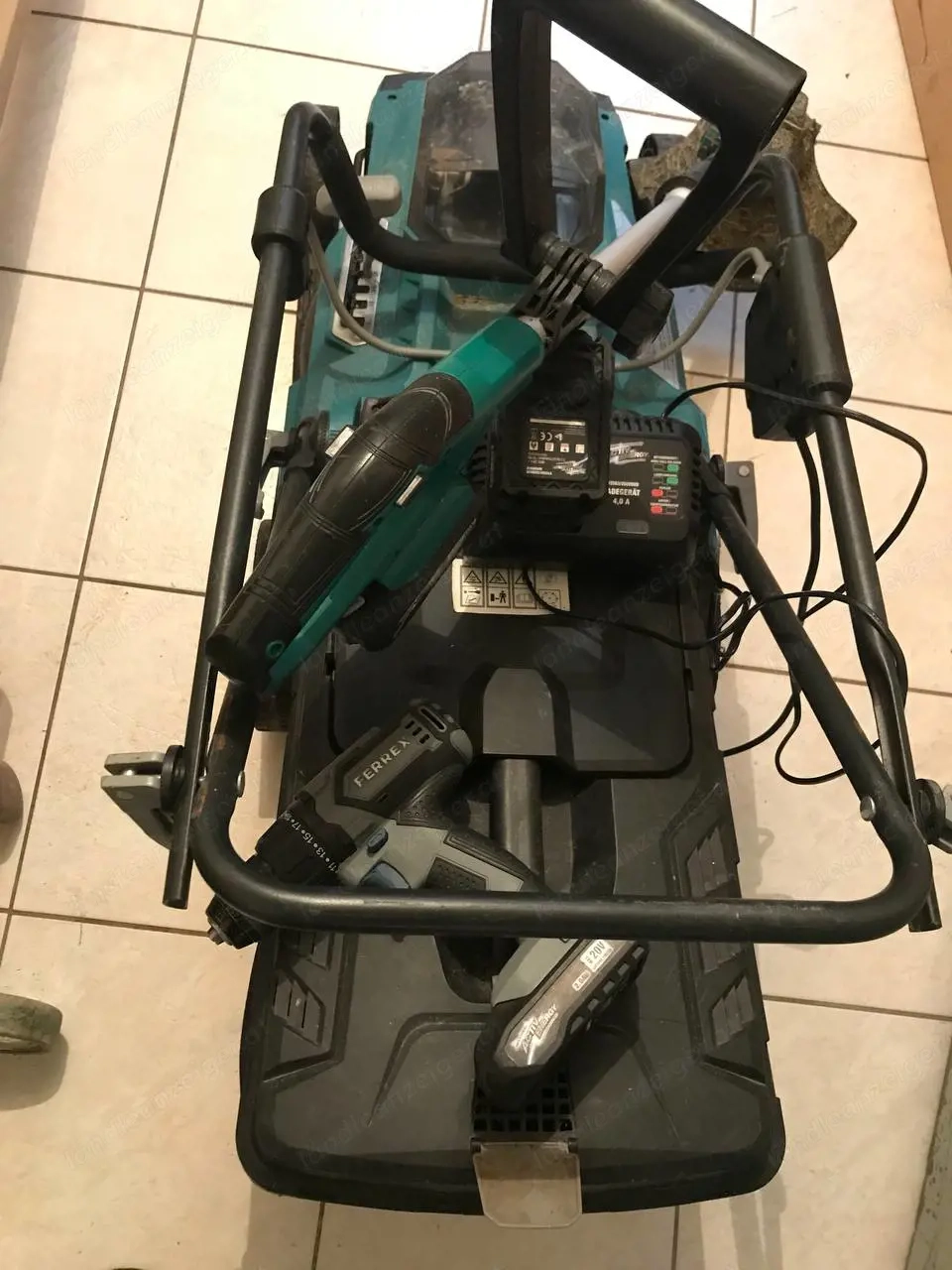 Akku-Geräte vom Hofer (Ferrex) mit gemeinsamem Ladegerät