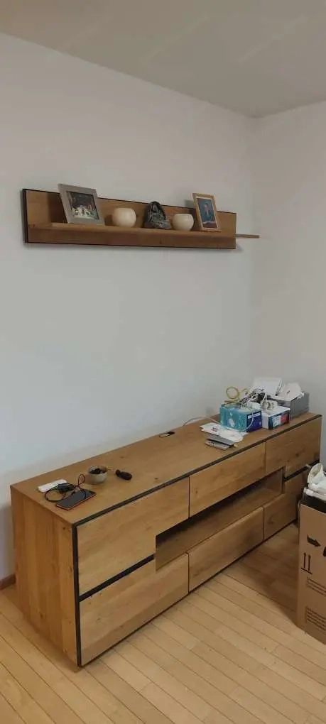 Linea Natura Lowboard + Wandregal aus Eiche