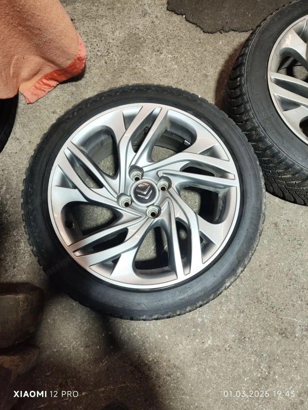 Winterreifen  225.45.17 