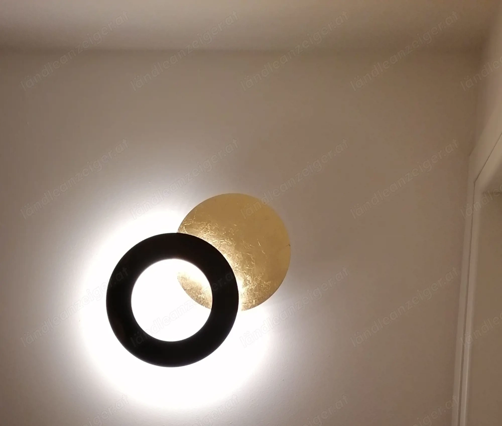 LED-Wand- oder Deckenleuchte mit indirektem Licht