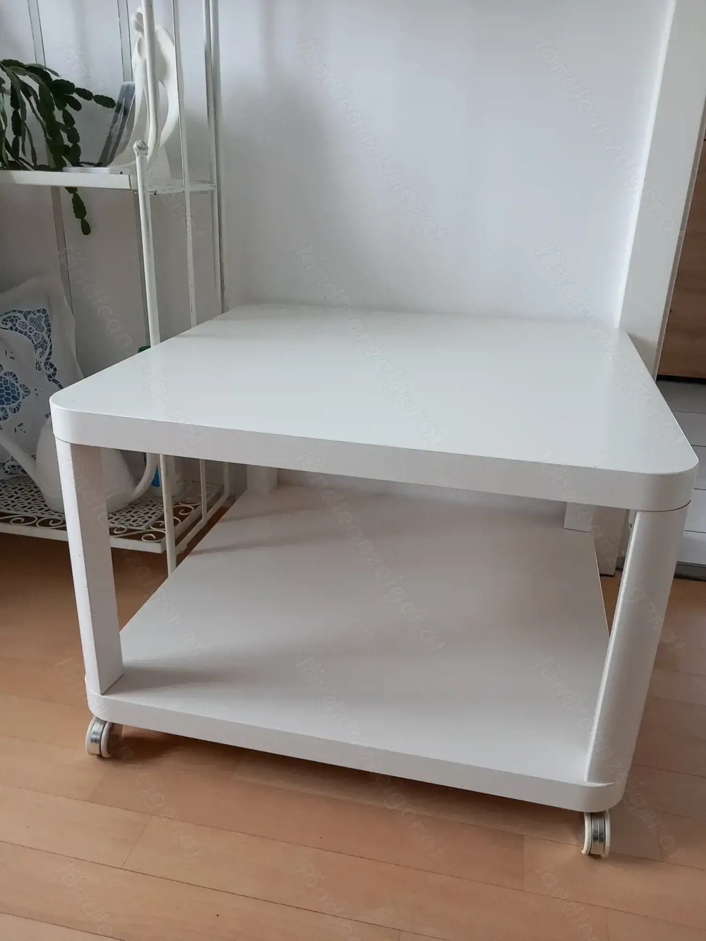 Couchtisch fahrbar weiß  ACHTUNG NEUER PREIS !